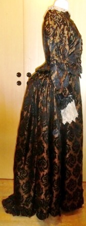 xxM447M Stunning Victorian Gown
